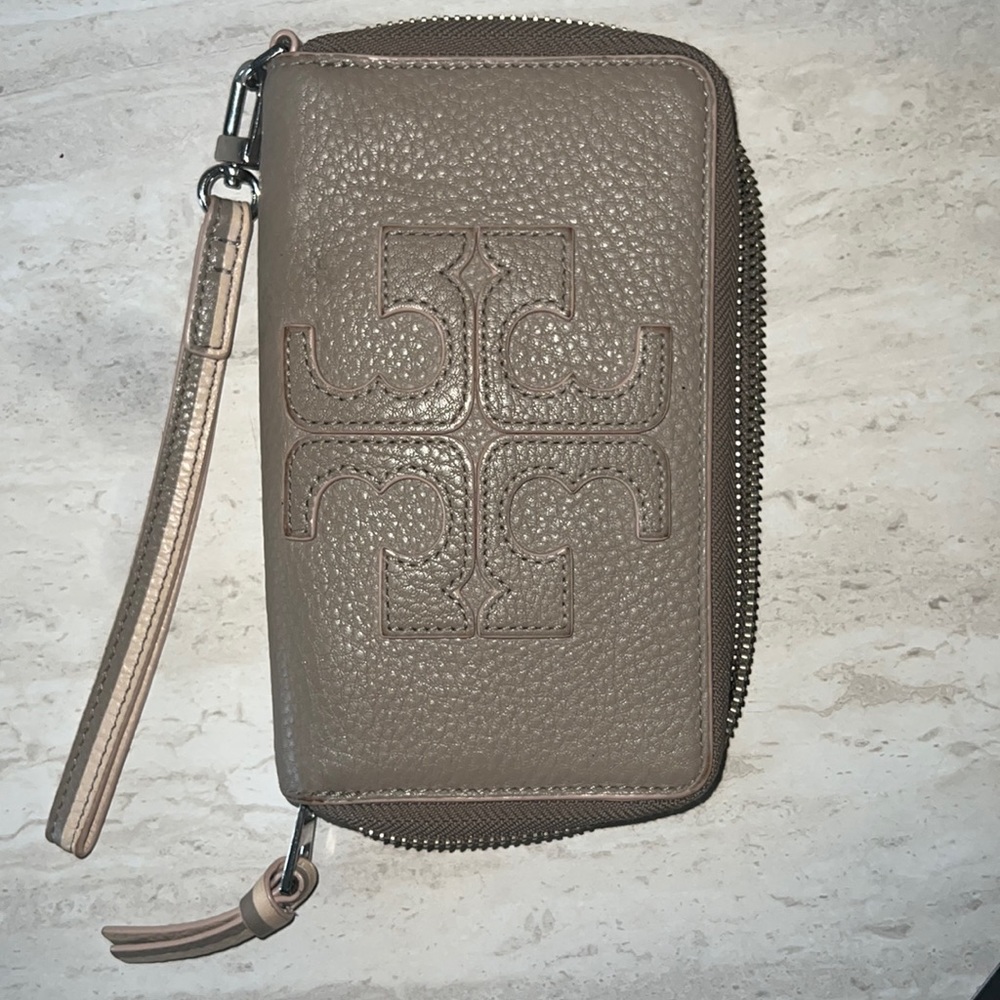 Tory Burch wristlet wallet
